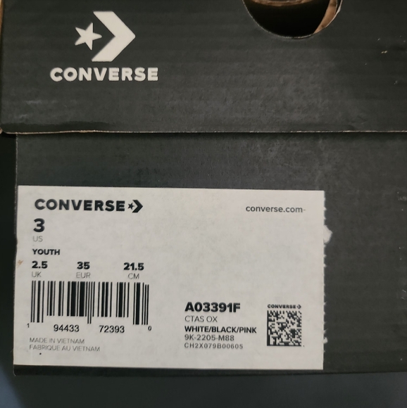Converse Black Youth Sneakers - Picture 7 of 7